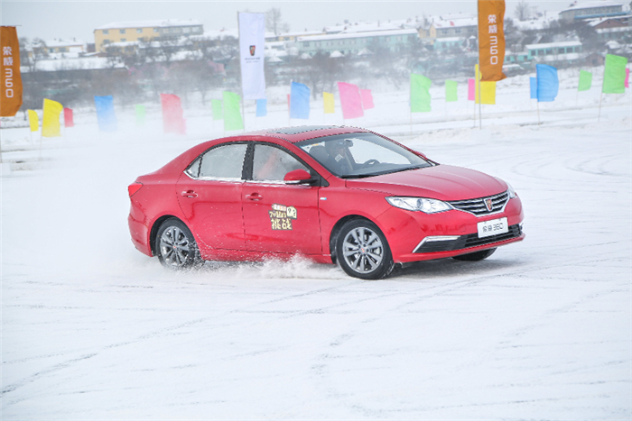 為正能量點(diǎn)贊！上汽乘用車獲2015中國品牌代表稱號